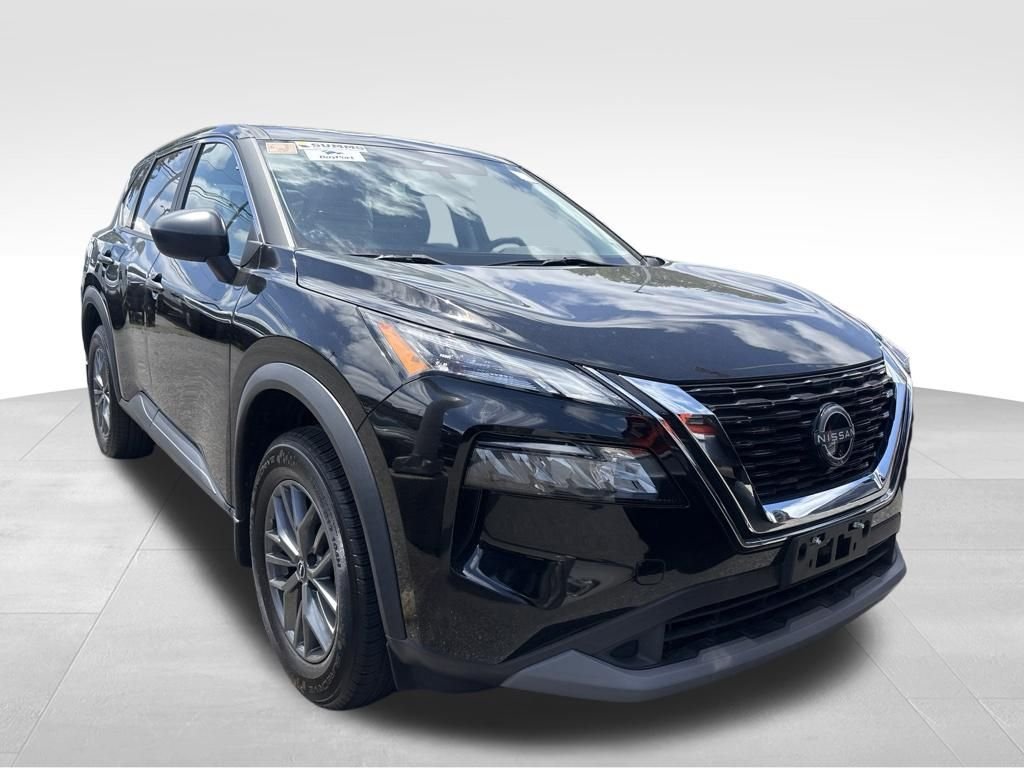 Used 2023 Black Nissan S image 4