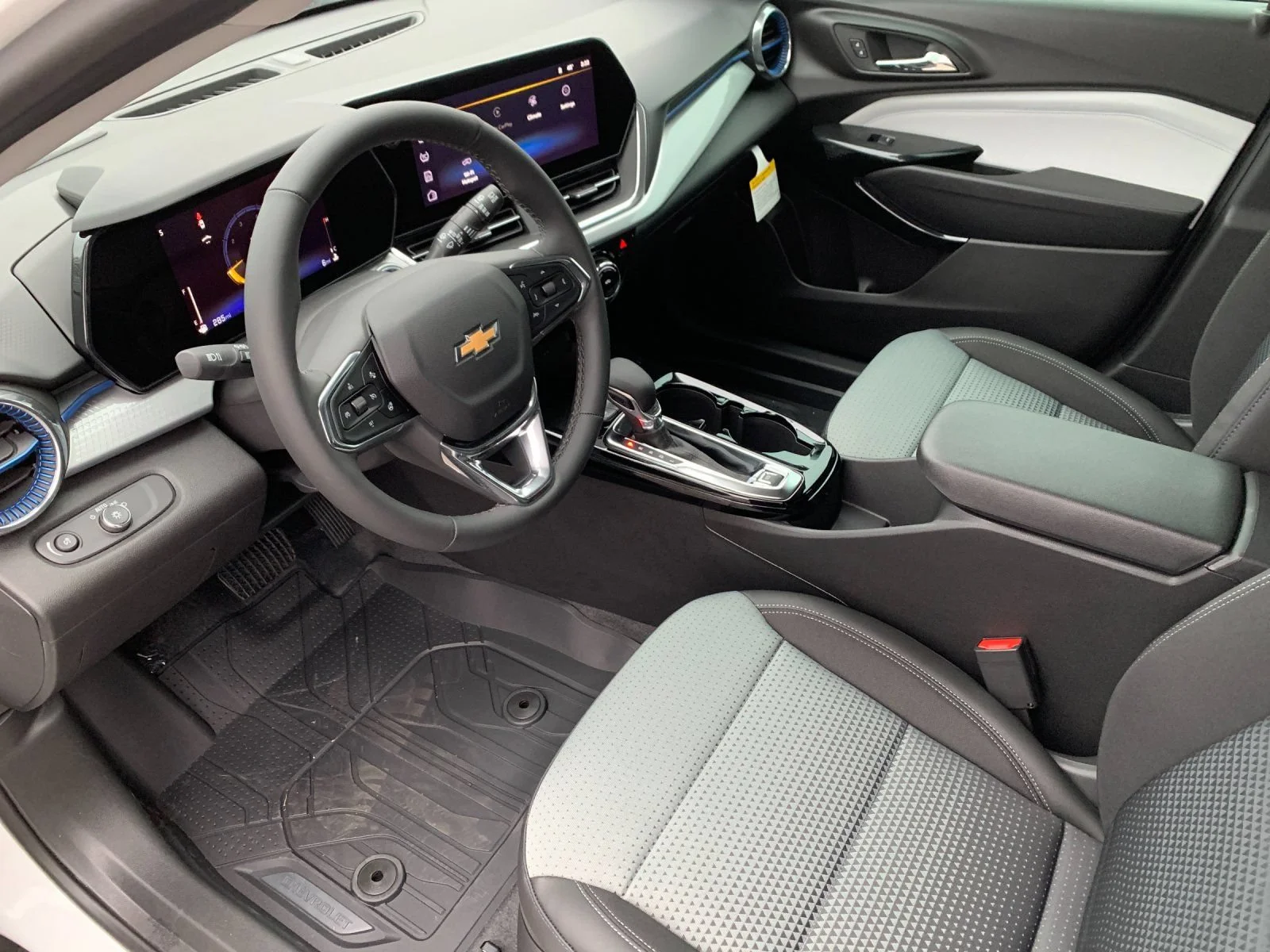 2026 Chevrolet Trax LT - Photo 9