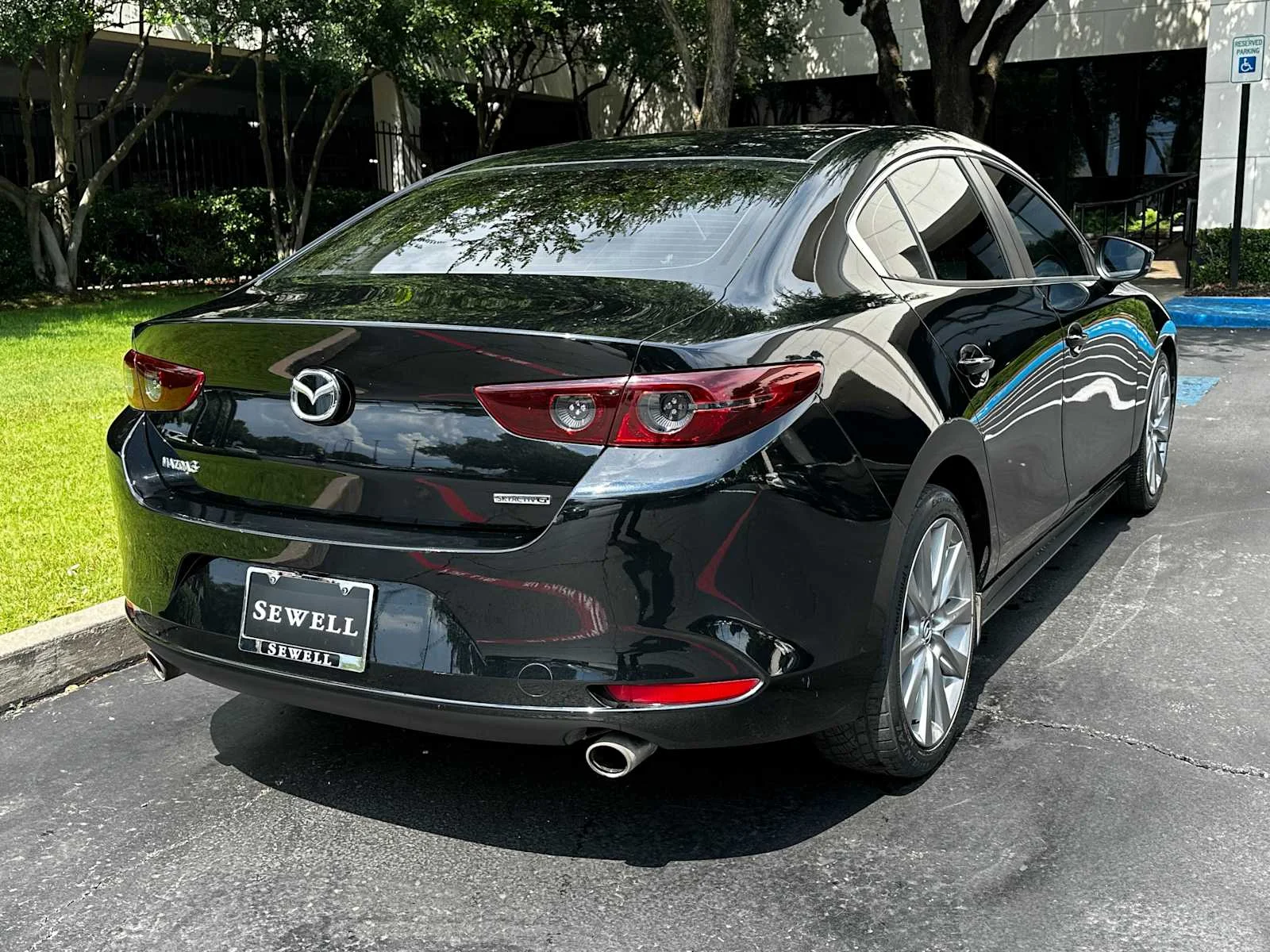 Used 2021  Mazda Select image 4