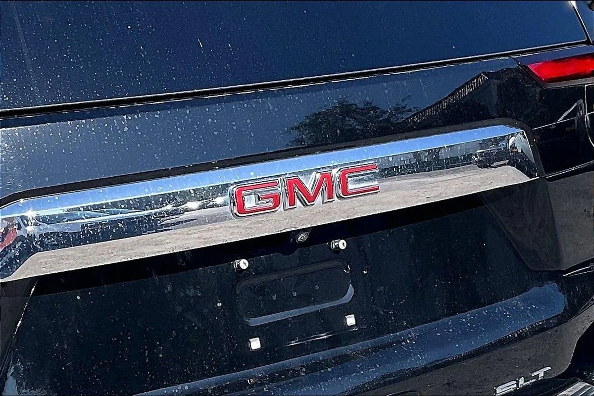 Used 2023  GMC 2WD SLT image 24