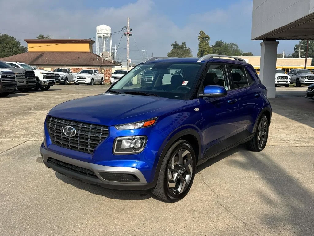 Used 2025 Blue Hyundai SEL image 8