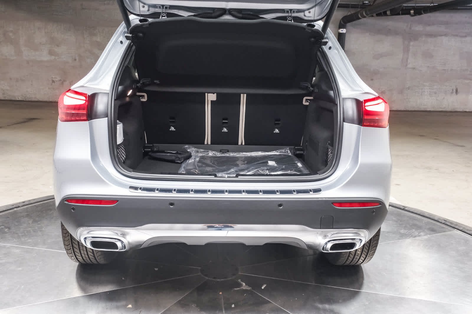 New 2026 Cirrus Silver Metallic Mercedes-Benz GLA 250 image 24