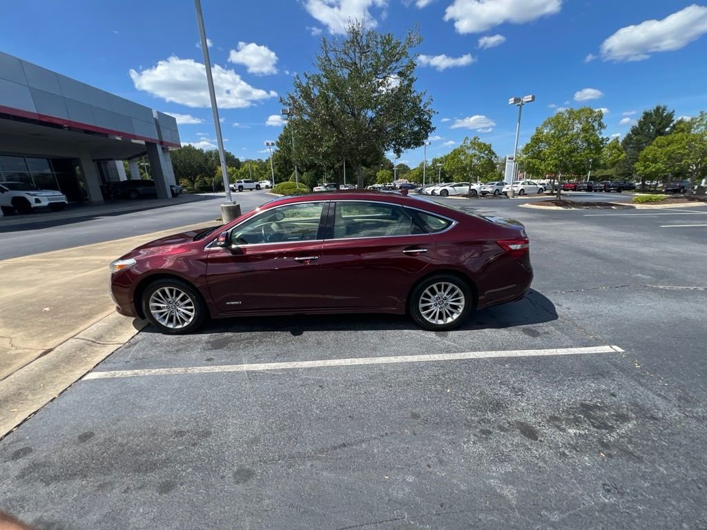 Used 2018  Toyota Limited image 6