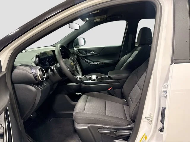 2027 Chevrolet Equinox LT - Photo 19