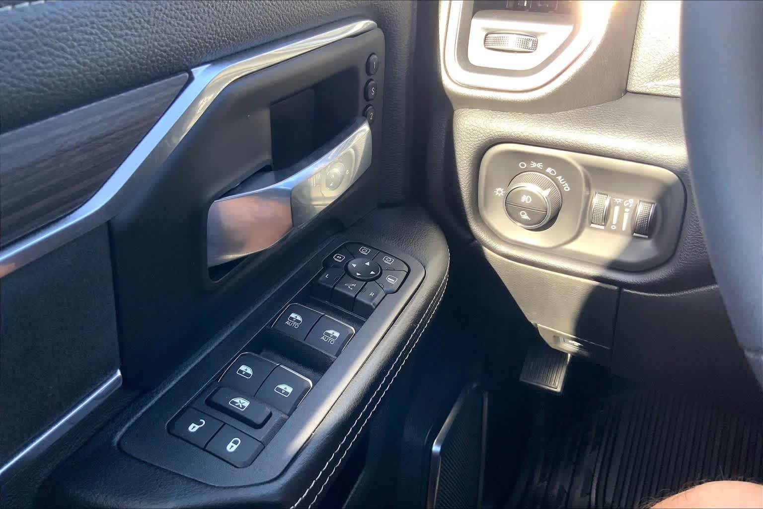 New 2026 Ceramic Gray Clear-Coat Exterior Paint RAM Laramie image 20