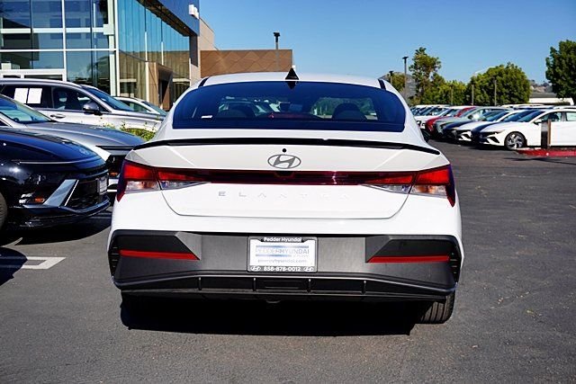 Used 2026 White Hyundai SEL Sport image 8