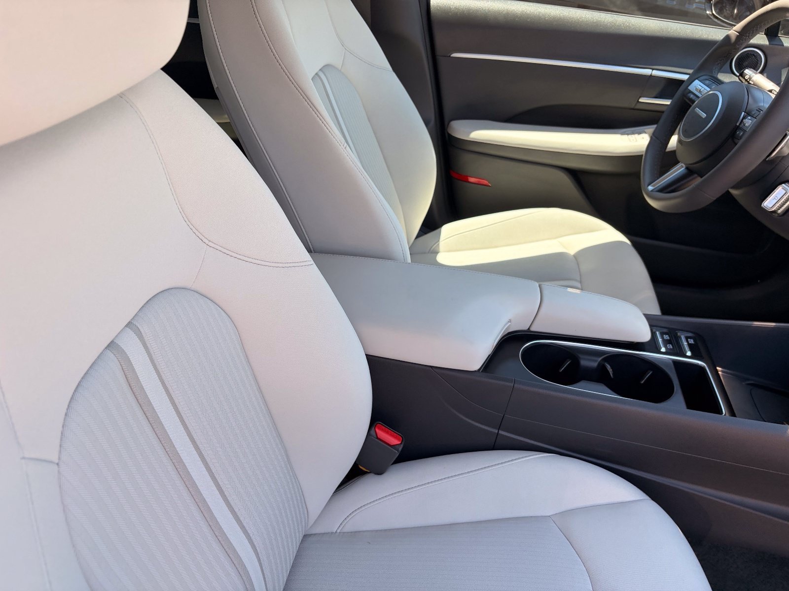 2026 Hyundai Sonata SEL - Photo 5