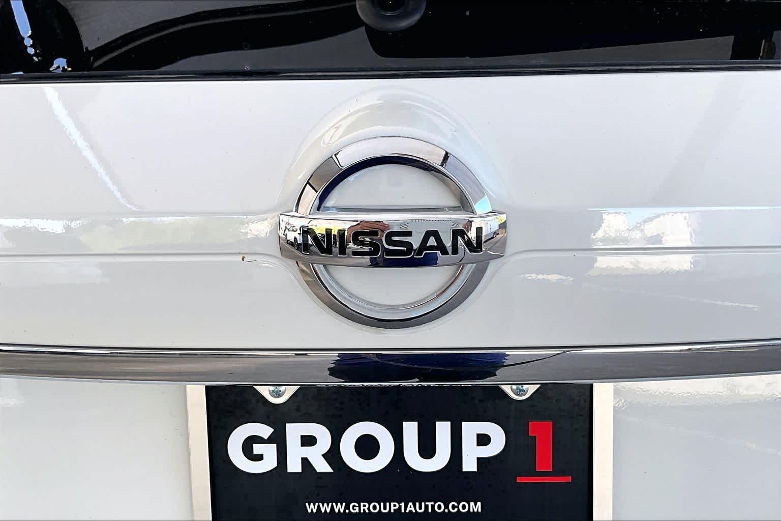 Used 2019 Pearl White Tricoat Nissan SL image 30