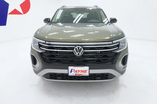 New 2026 Avocado Green Pearl Volkswagen 2.0T Peak Edition image 2