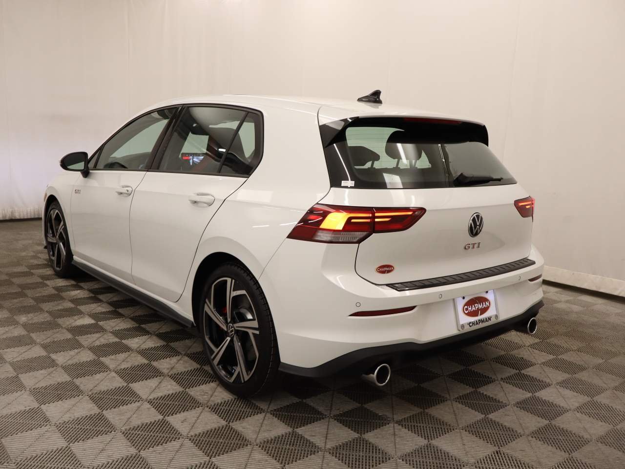 New 2026 Opal White Pearl Volkswagen SE image 3