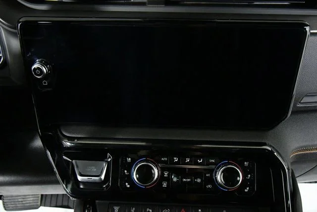 Used 2025 Summit White GMC AT4 image 4