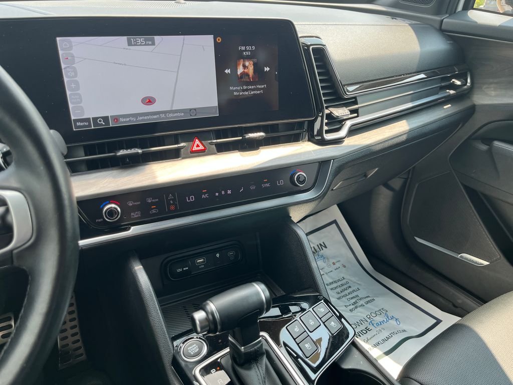 Used 2024 White Kia X-Pro Prestige image 20