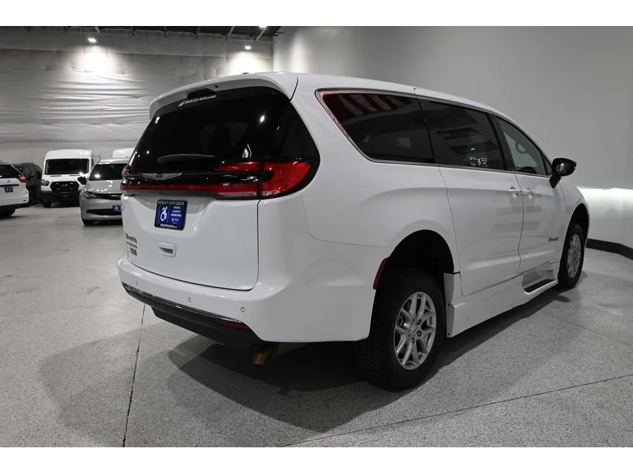 Used 2024 WHITE Chrysler Touring L Mobility Handicap Van image 6