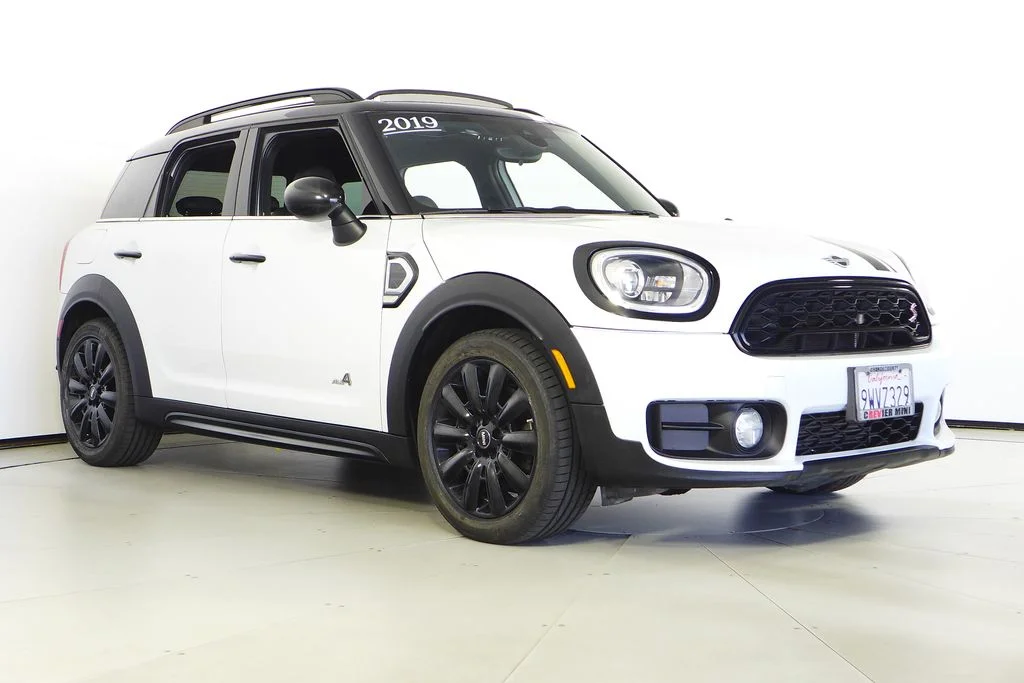 Used 2019 White MINI  image 4