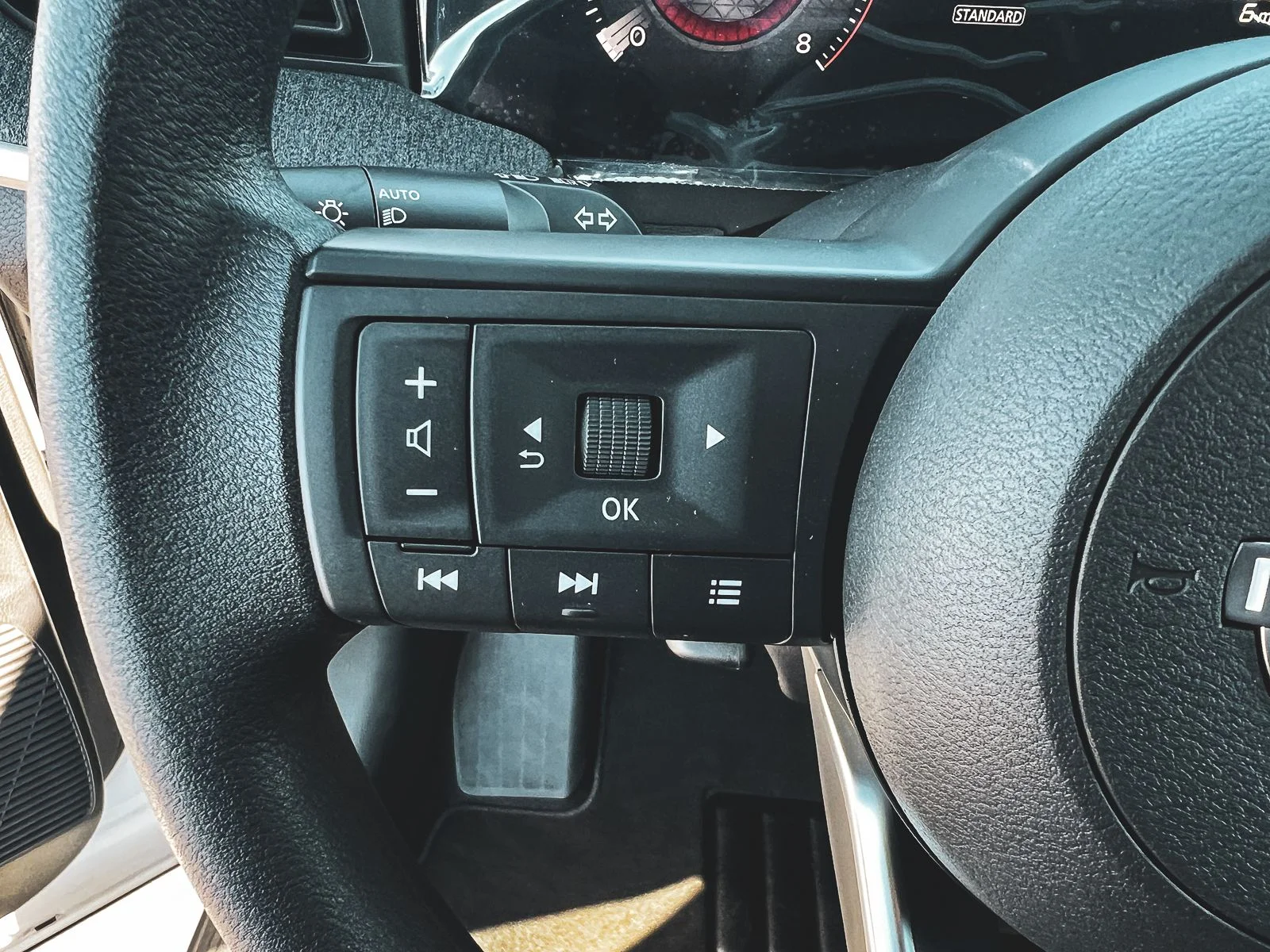 2026 Nissan KICKS S - Photo 17