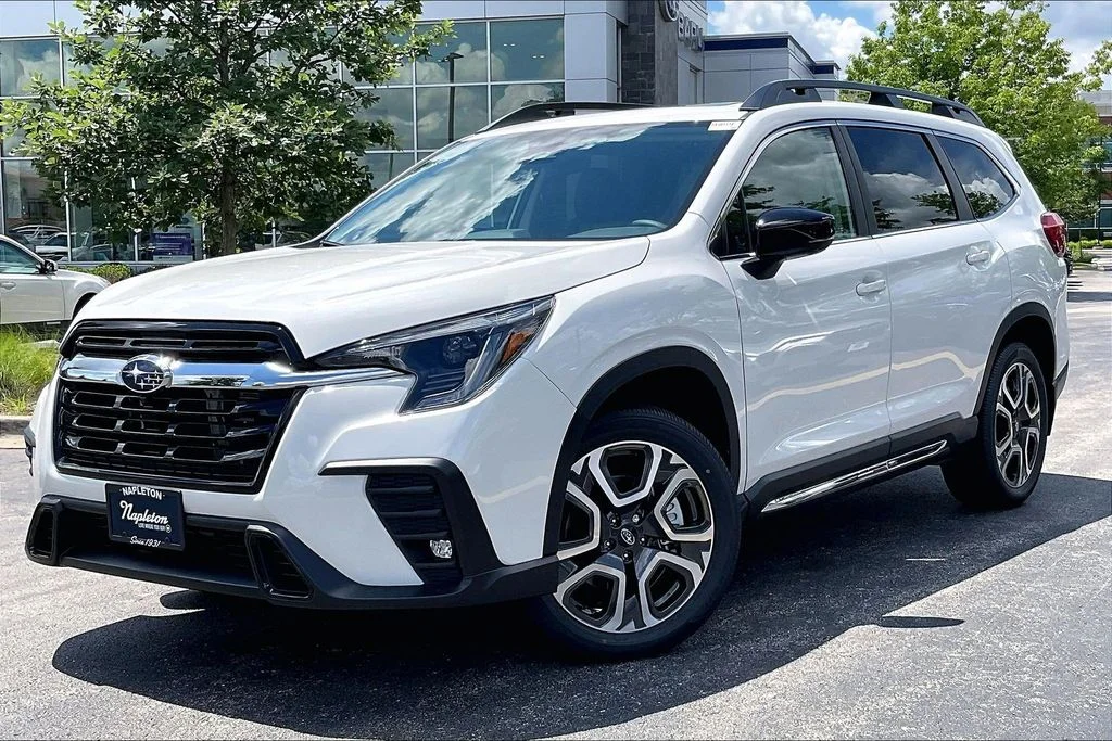 New 2026 CRYSTAL WHITE PEARL Subaru Limited 7-Passenger image 2