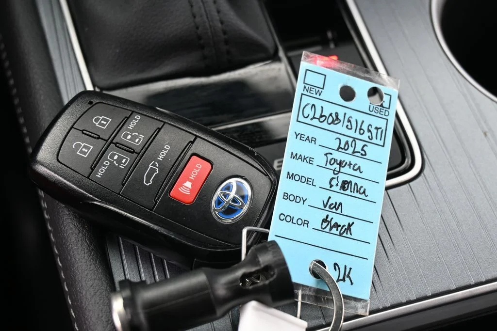 Used 2025 Midnight Black Metallic Toyota XLE image 29