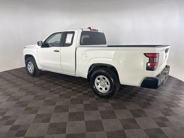 Used 2022 White Nissan S image 7
