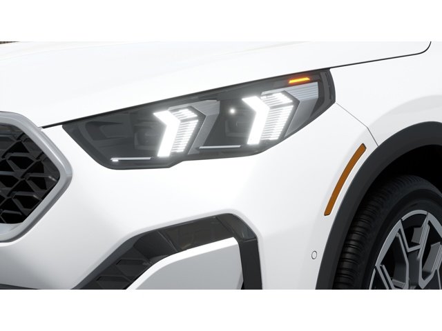 New 2027 Mineral White Metallic BMW X2 28i image 6