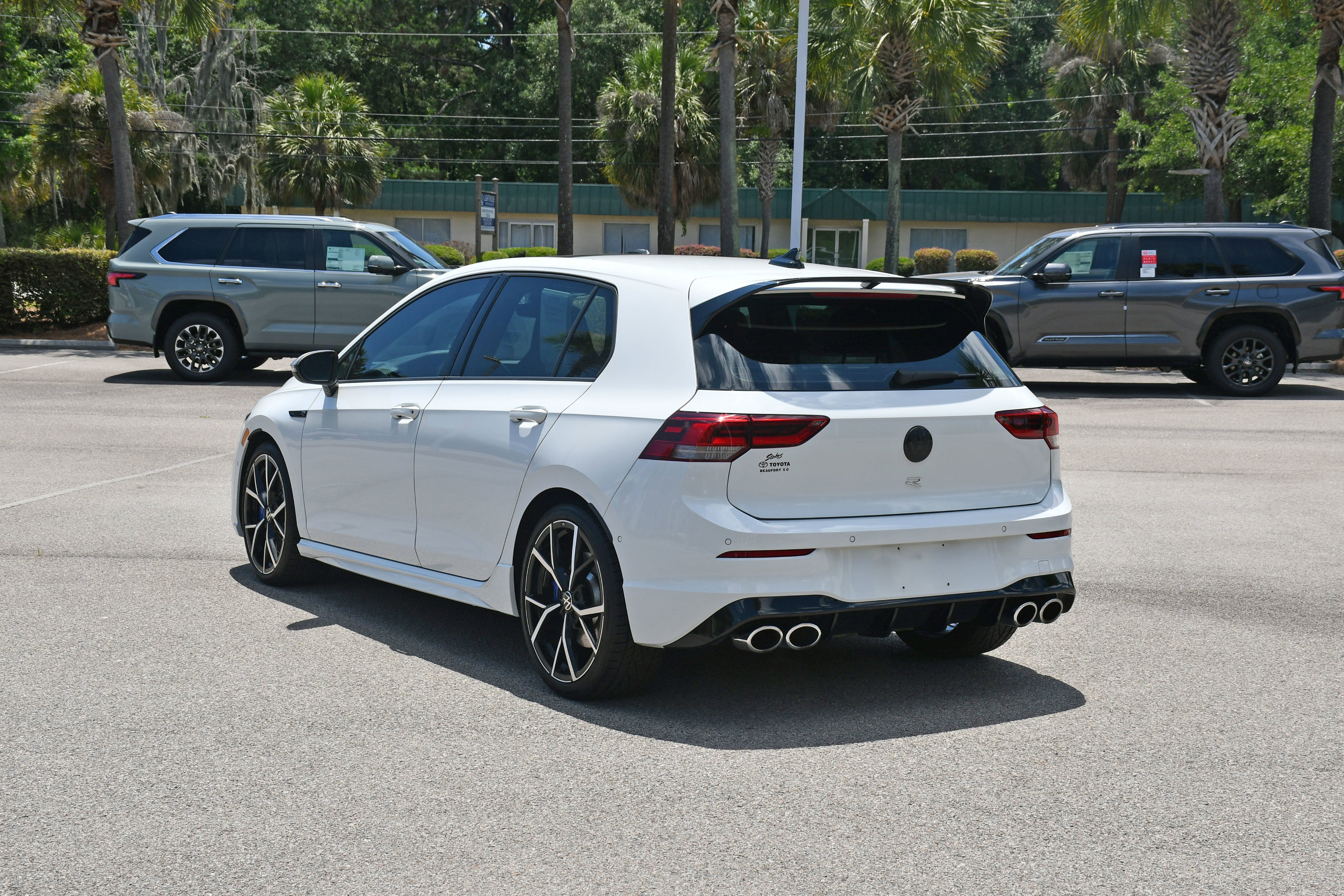 Used 2024  Volkswagen 2.0T image 4