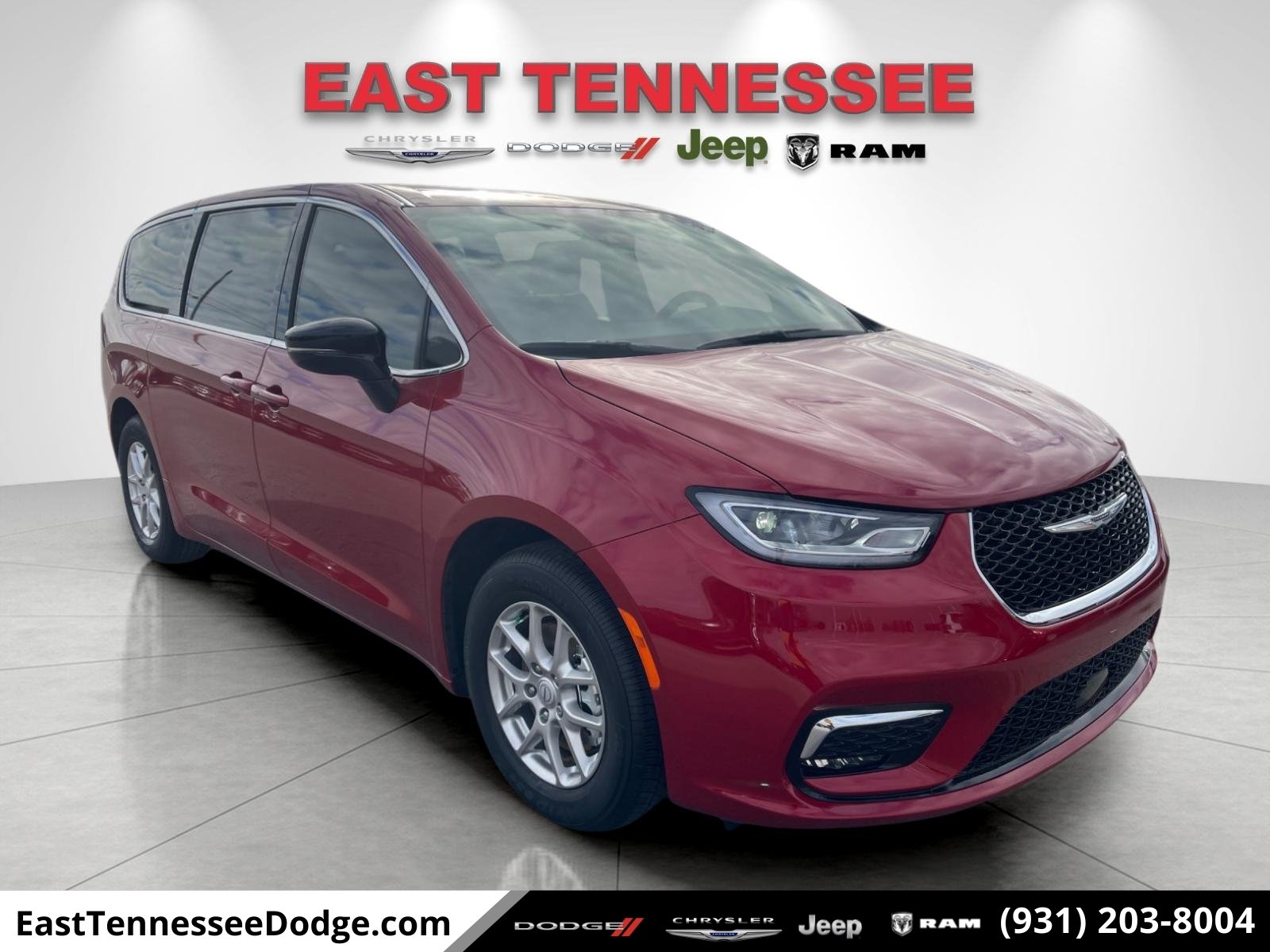 2026 Chrysler Pacifica Select's photo