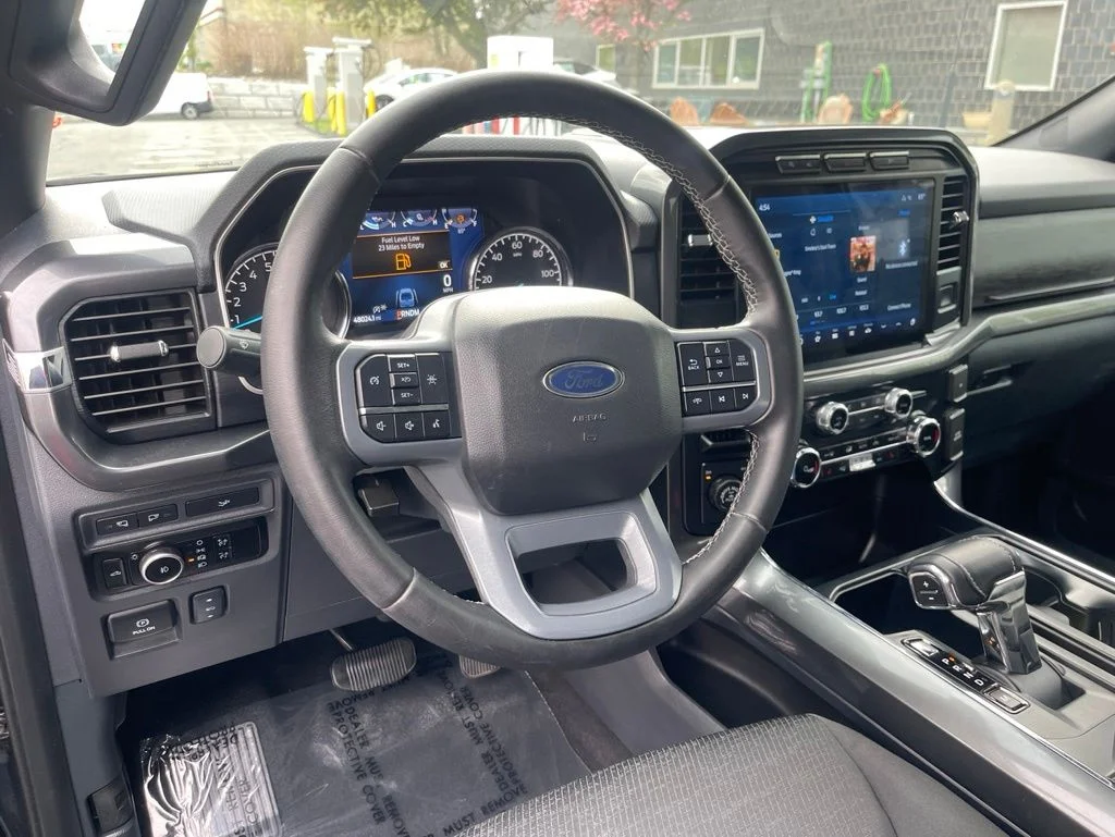 Used 2023 Black Ford XLT image 9