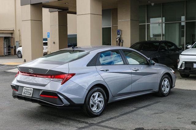 Certified Used 2025 Silver Hyundai SE image 9