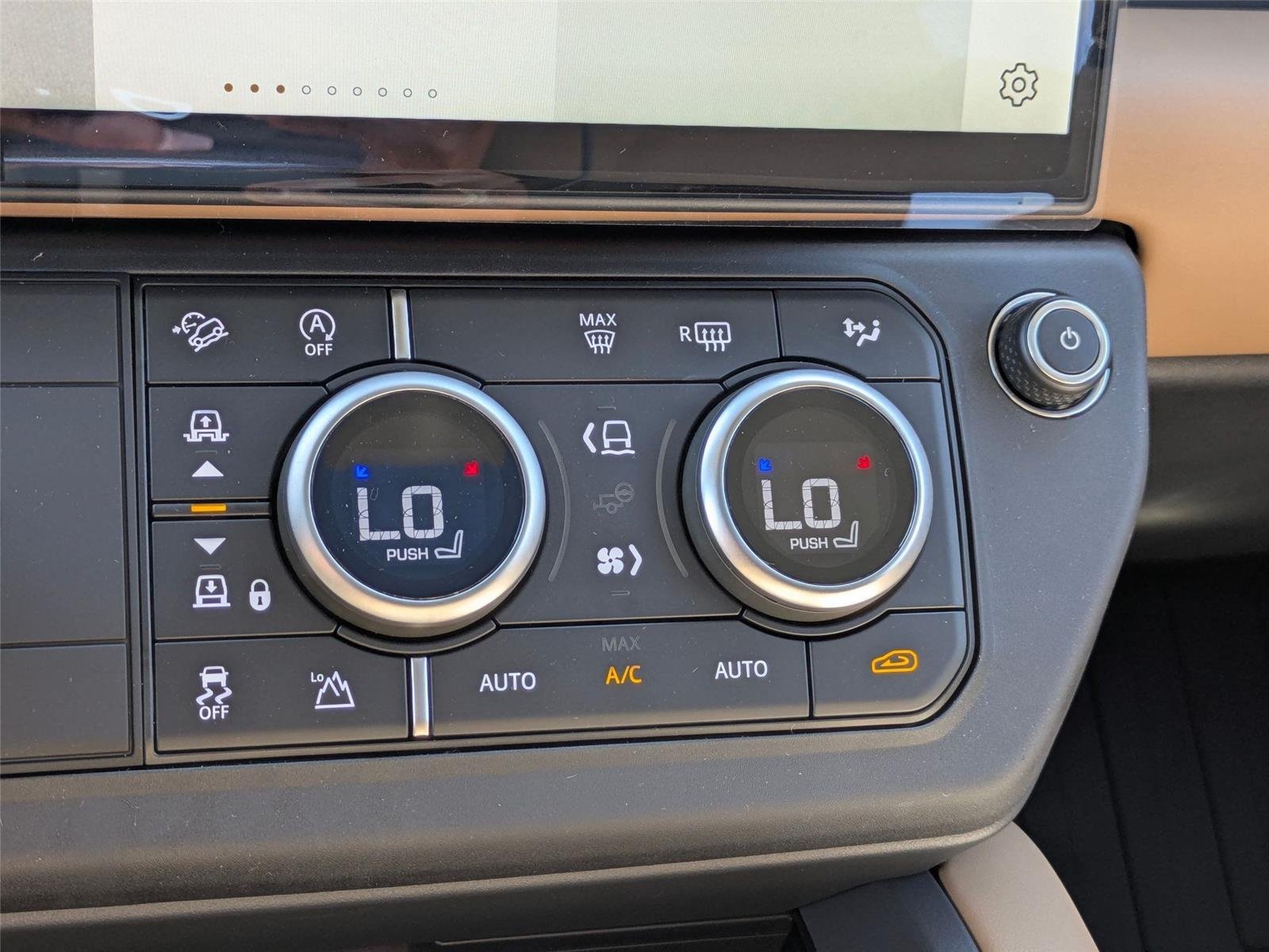 New 2026 Woolstone Green Land Rover S image 23