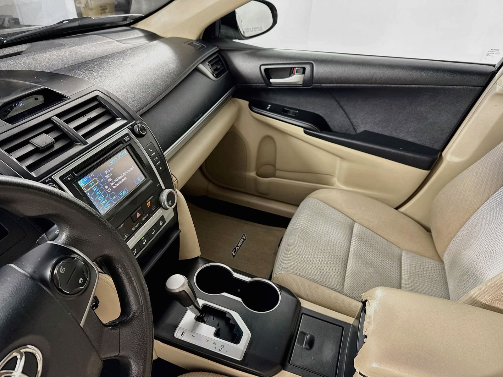 Used 2012 Green Toyota LE image 6