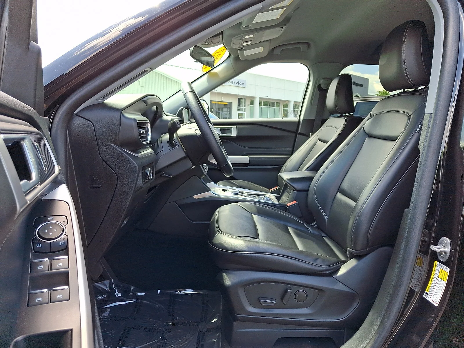 Used 2023 Black Metallic Ford XLT image 13