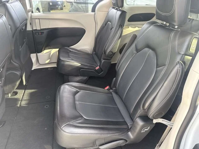 2024 Chrysler Pacifica Touring L - Photo 20