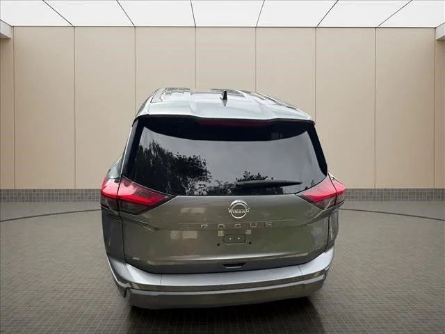 Used 2024 Gray Nissan S image 16