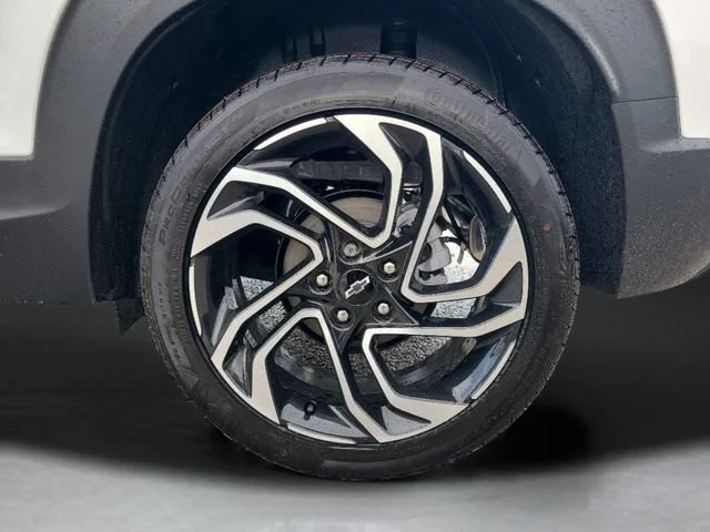 New 2026 Iridescent Pearl Tricoat Chevrolet RS image 33