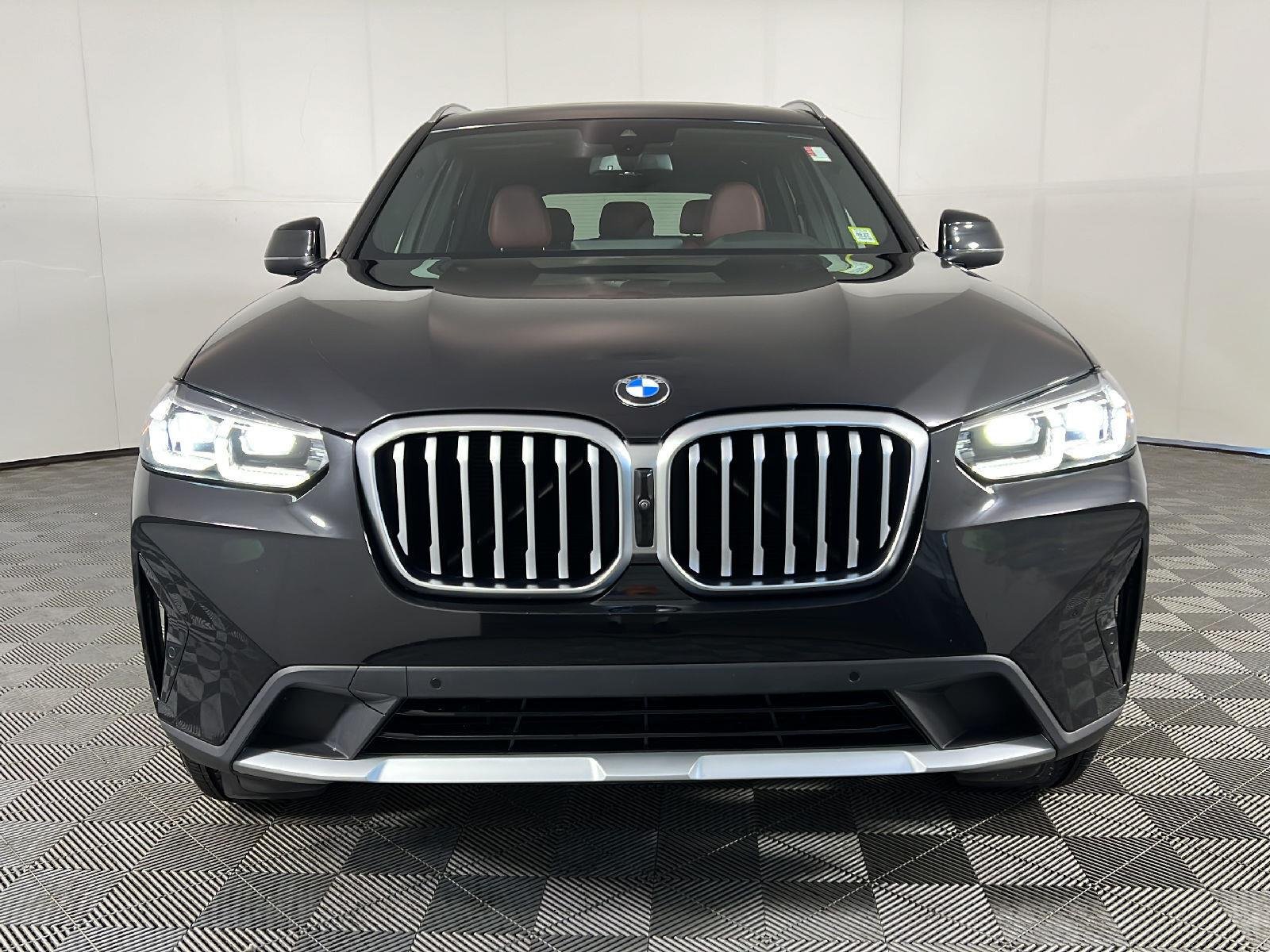 Used 2024 Black Sapphire Metallic BMW xDrive30i image 13