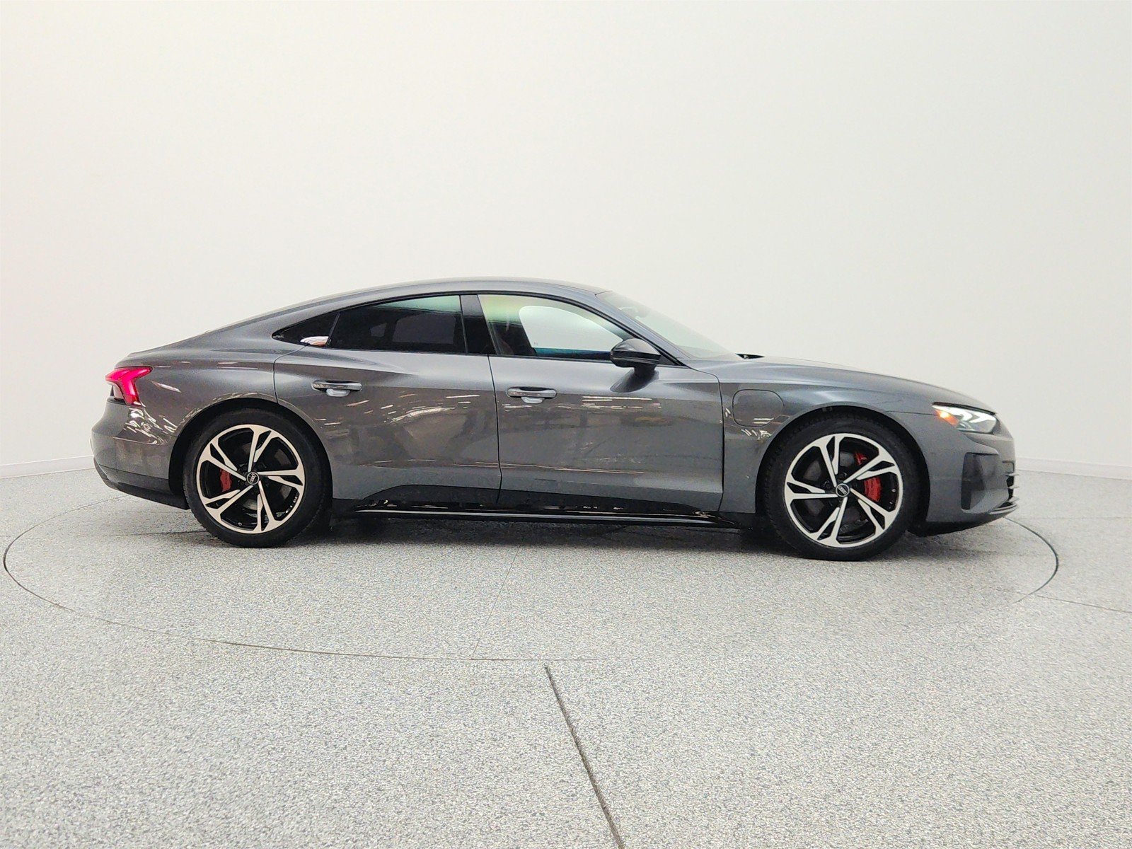 Used 2022 Daytona Gray Pearl Effect Audi Prestige quattro image 4