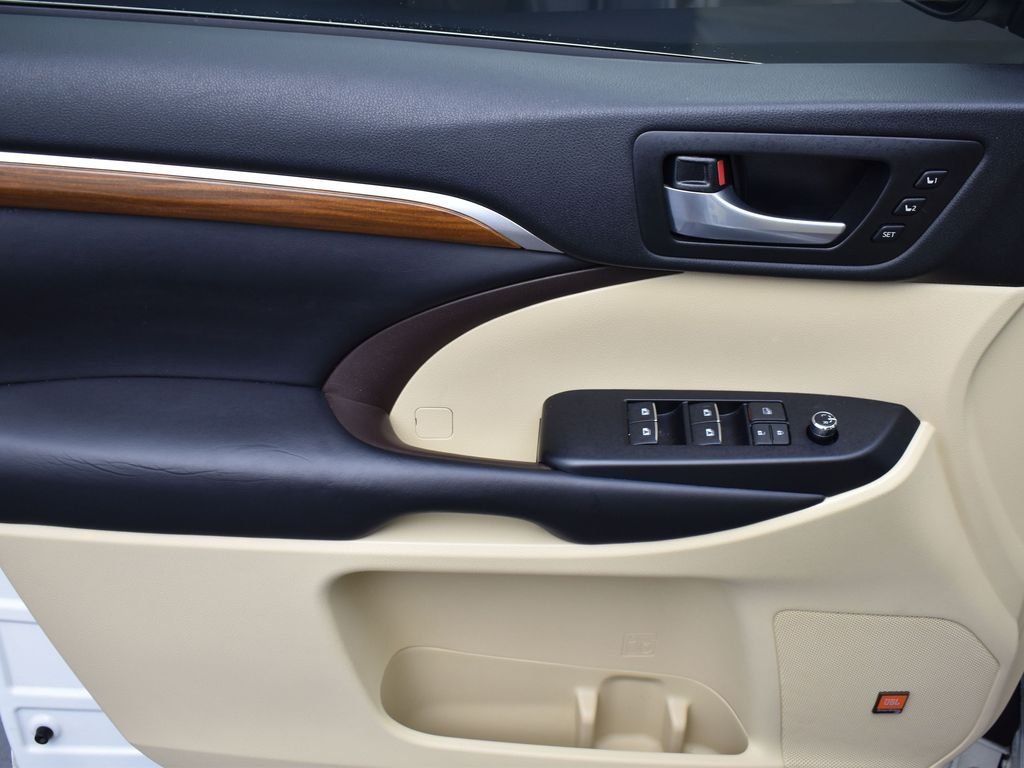 2018 TOYOTA HIGHLANDER - Image 11