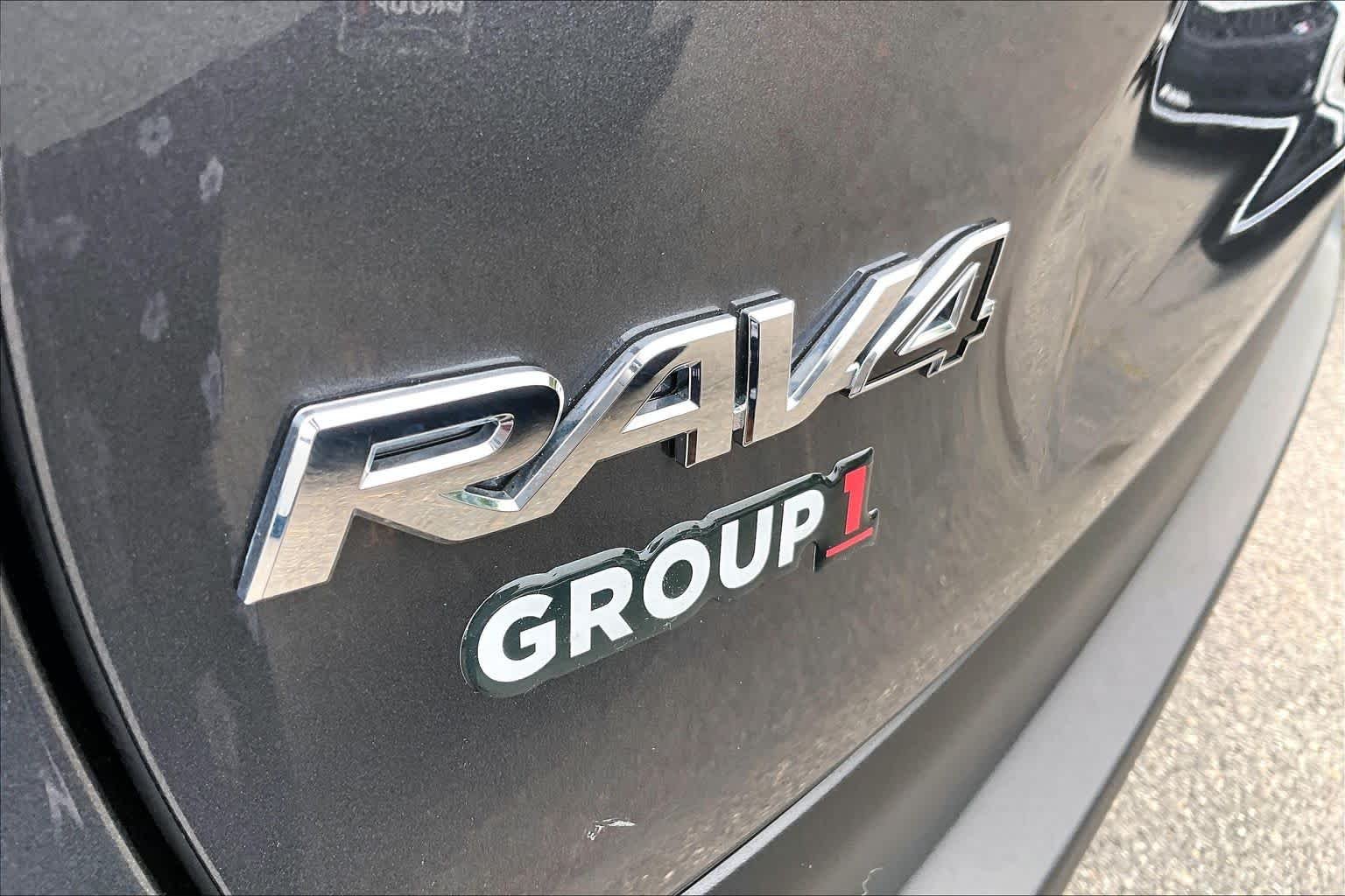 2025 Toyota RAV4 XLE - Photo 10