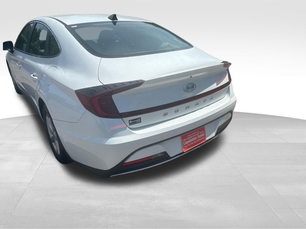 Used 2021 Gray Hyundai SE image 11