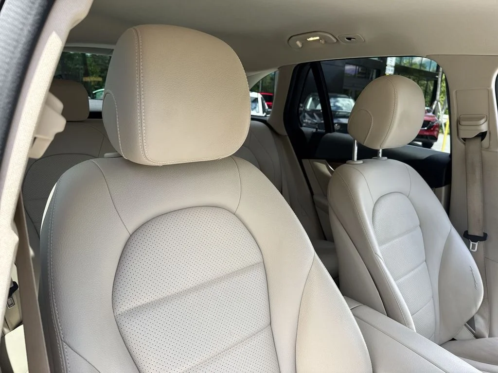Used 2021 Graphite Gray Metallic Mercedes-Benz GLC 300 image 46
