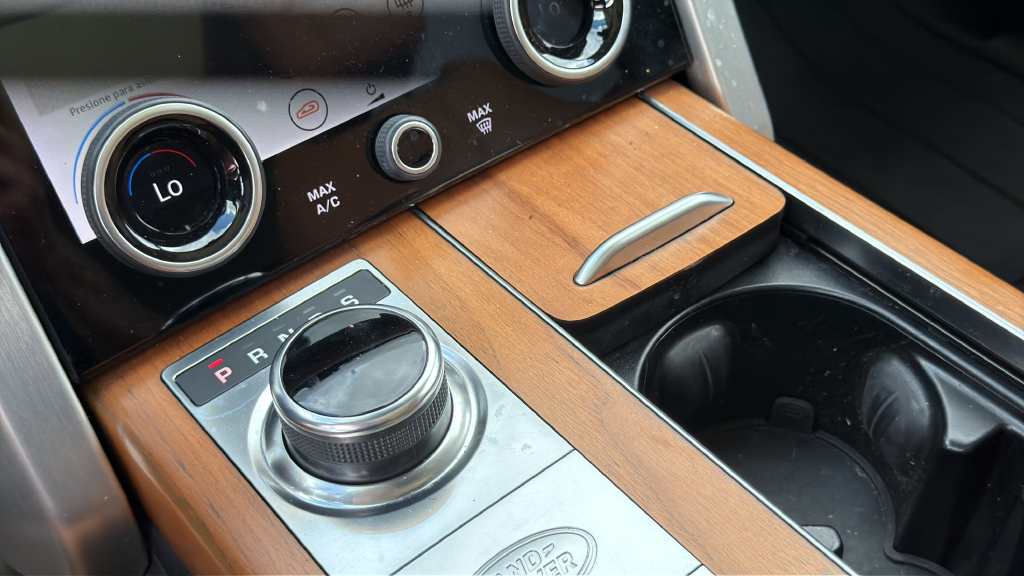 Used 2020 Fuji White Land Rover Autobiography image 28