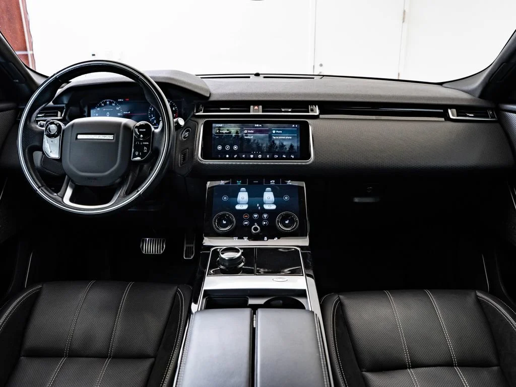 Used 2019 Santorini Black Metallic Land Rover R-Dynamic SE image 36