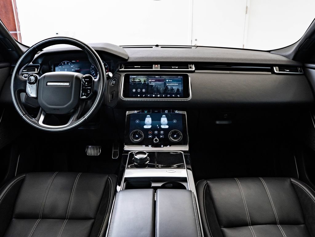 Used 2019 Santorini Black Metallic Land Rover R-Dynamic SE image 36