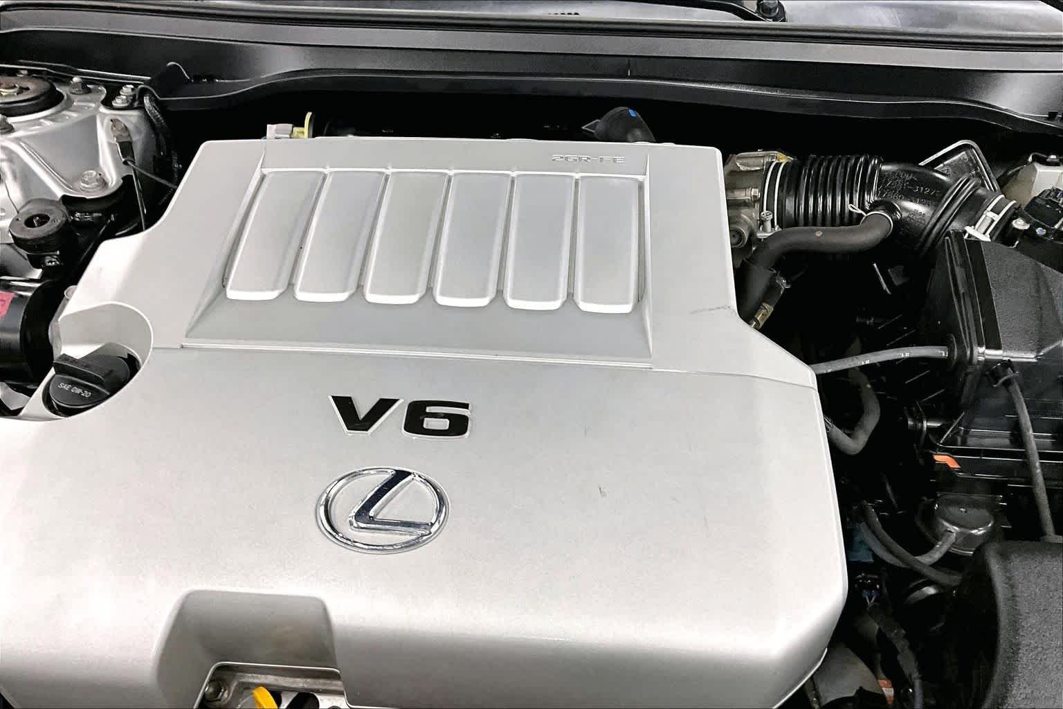 Used 2014 Silver Lining Metallic Lexus  image 31
