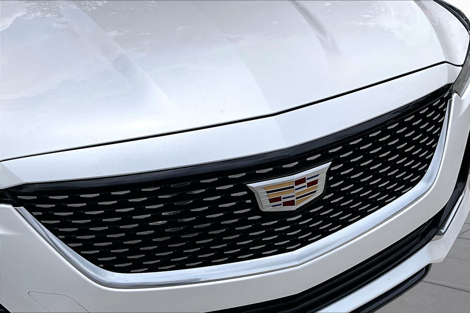 Used 2023 CRYSTAL WHITE TRICOAT Cadillac Luxury image 58