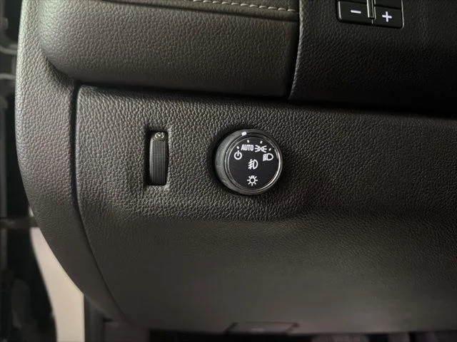 Used 2022 Summit White GMC 2WD Elevation image 20
