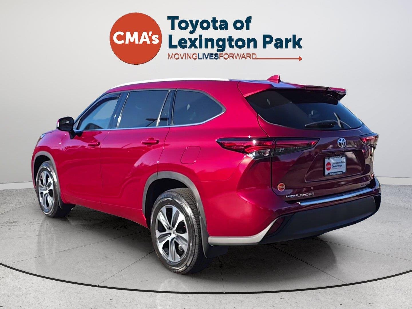 Used 2022 Ruby Flare Pearl Toyota XLE image 3