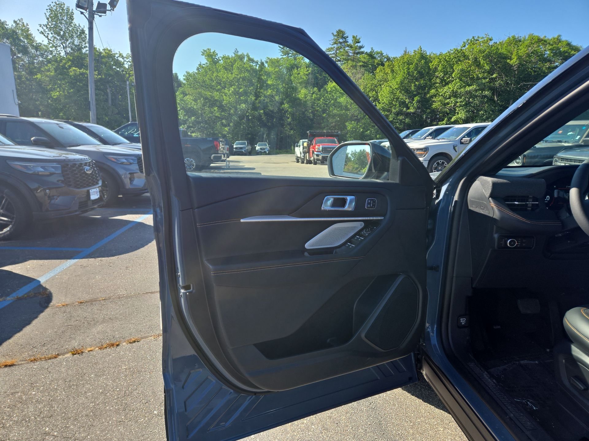New 2026 Vapor Blue Metallic Ford Tremor® image 5