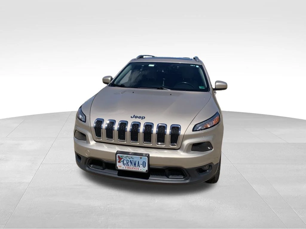 Used 2015 Beige Jeep Latitude image 5