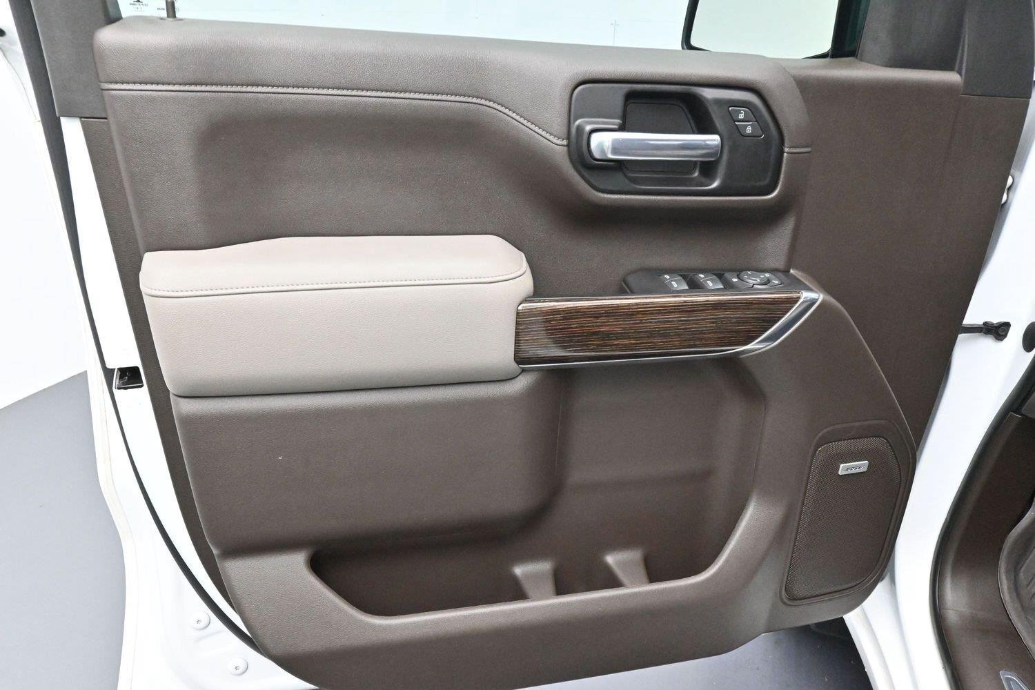 Used 2020 Summit White GMC Elevation image 9