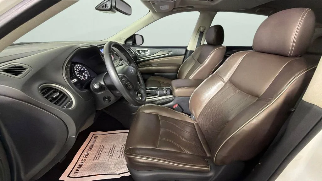 Used 2019 White INFINITI LUXE image 17